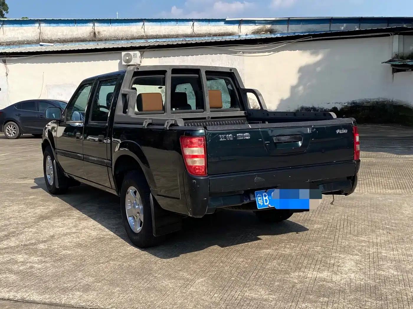 Baodian 2018 Model 2.9T New Value Two-Wheel Drive Diesel Comfort Standard Cargo Box JX4D30B5L — миниатюра 6