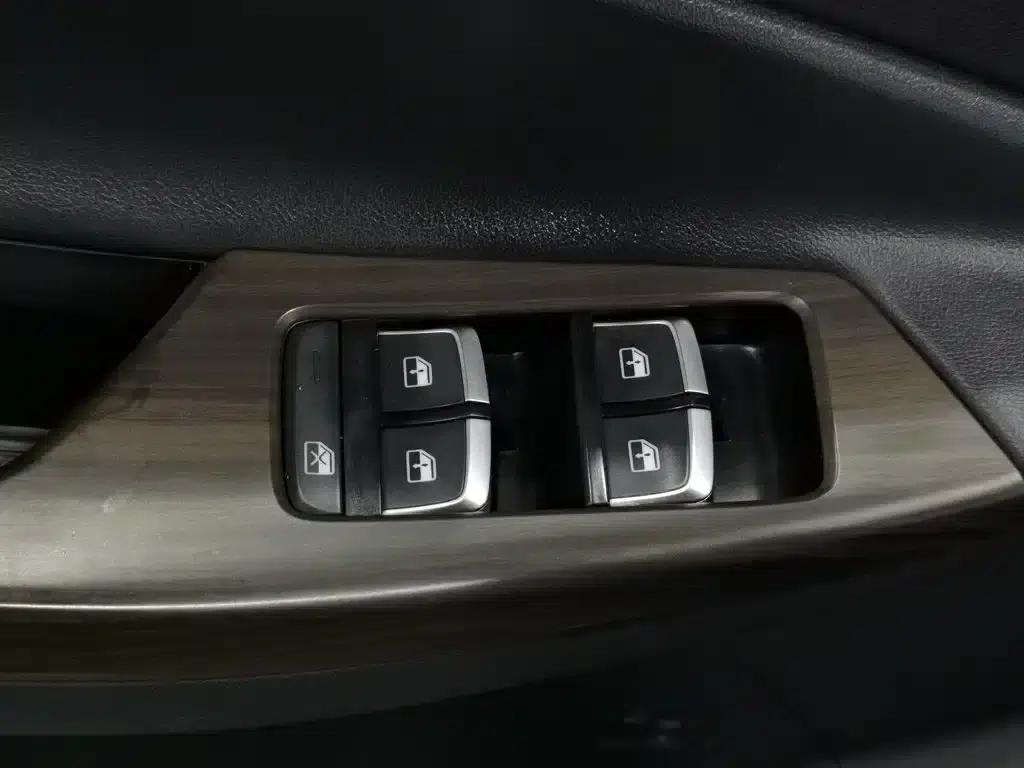 Yuhu 7 2022 2.0T Automatic Gasoline 4WD Comfort Edition Long Wheelbase JX4G20A6L — миниатюра 9