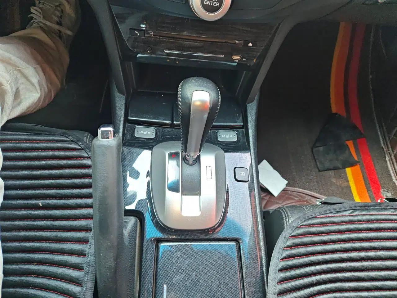 Honda Accord 2013 2.4L SE — миниатюра 14