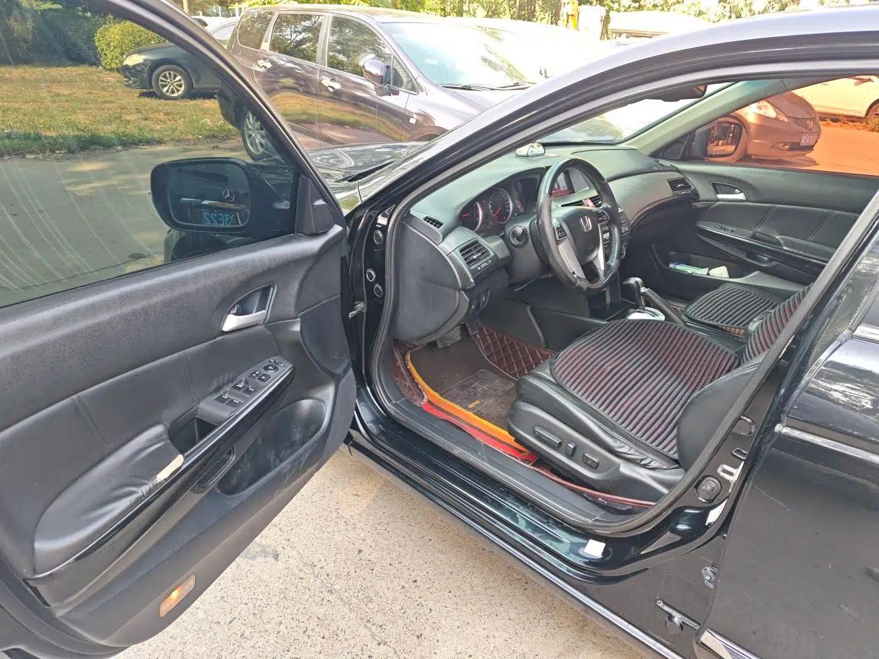 Honda Accord 2013 2.4L SE — миниатюра 16