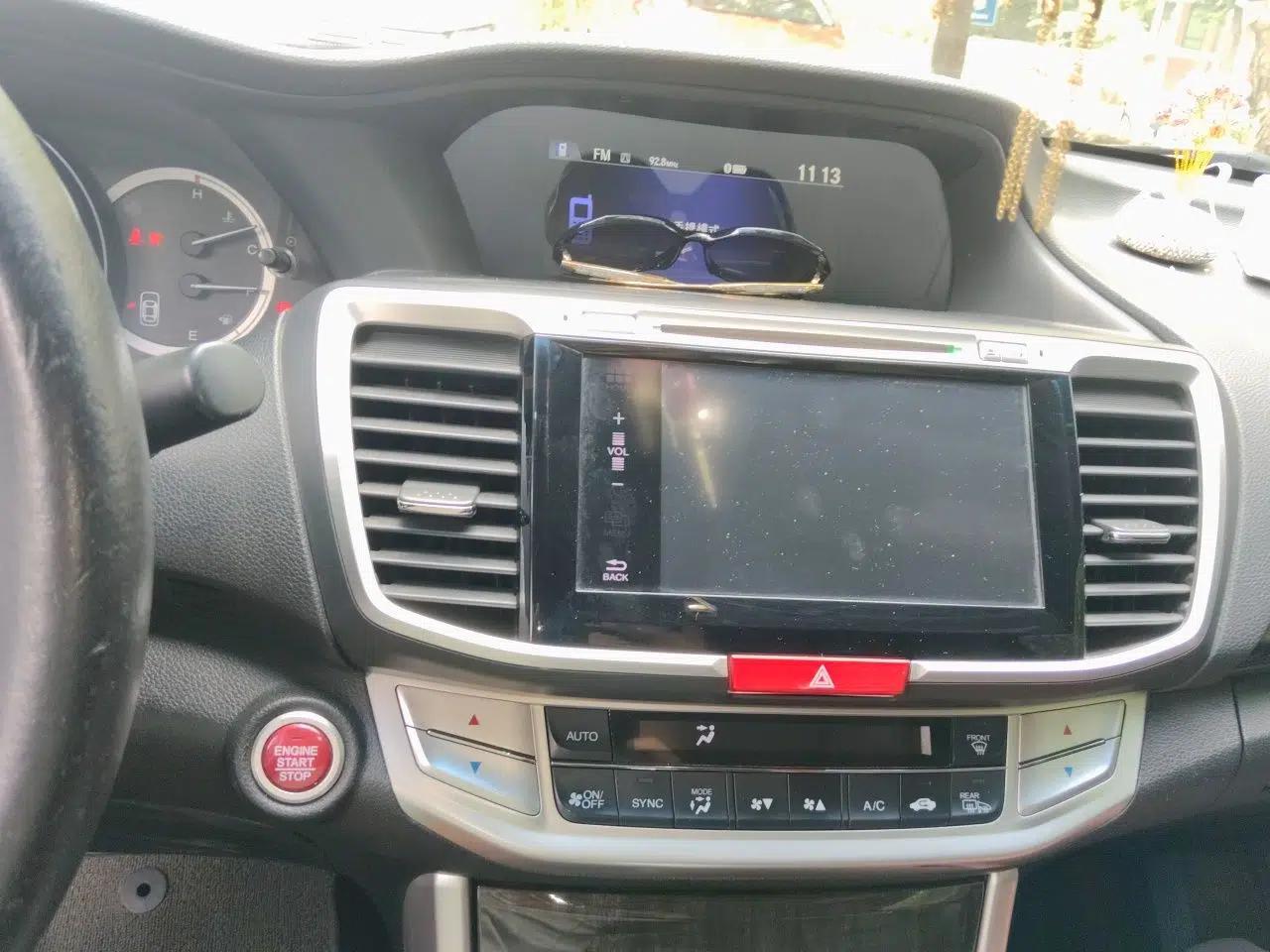 Honda Accord 2014 2.4L EX Luxury Edition — миниатюра 13