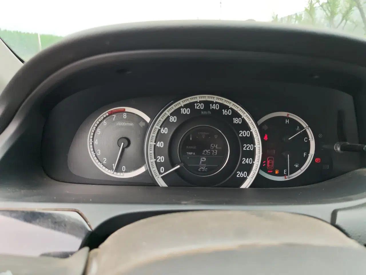 Honda Accord 2016 2.0L Comfort Edition — миниатюра 11