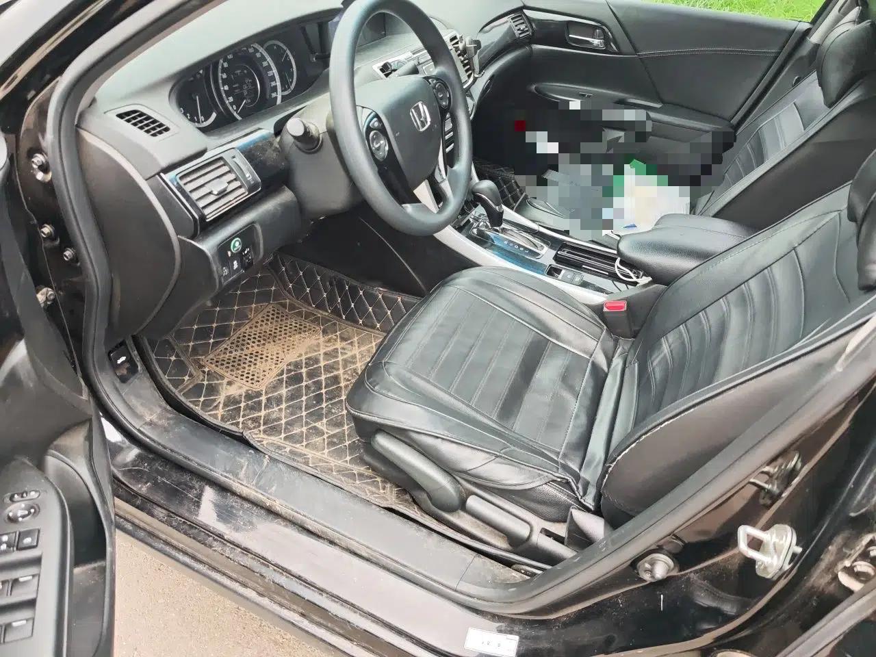 Honda Accord 2016 2.0L Comfort Edition — миниатюра 16