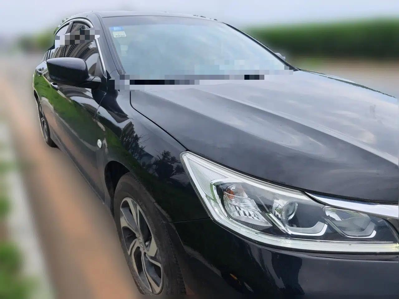 Honda Accord 2016 2.0L Comfort Edition — миниатюра 3