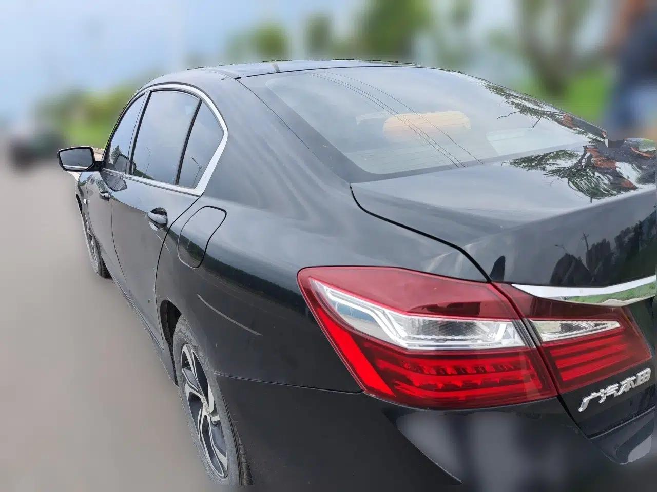 Honda Accord 2016 2.0L Comfort Edition — миниатюра 4