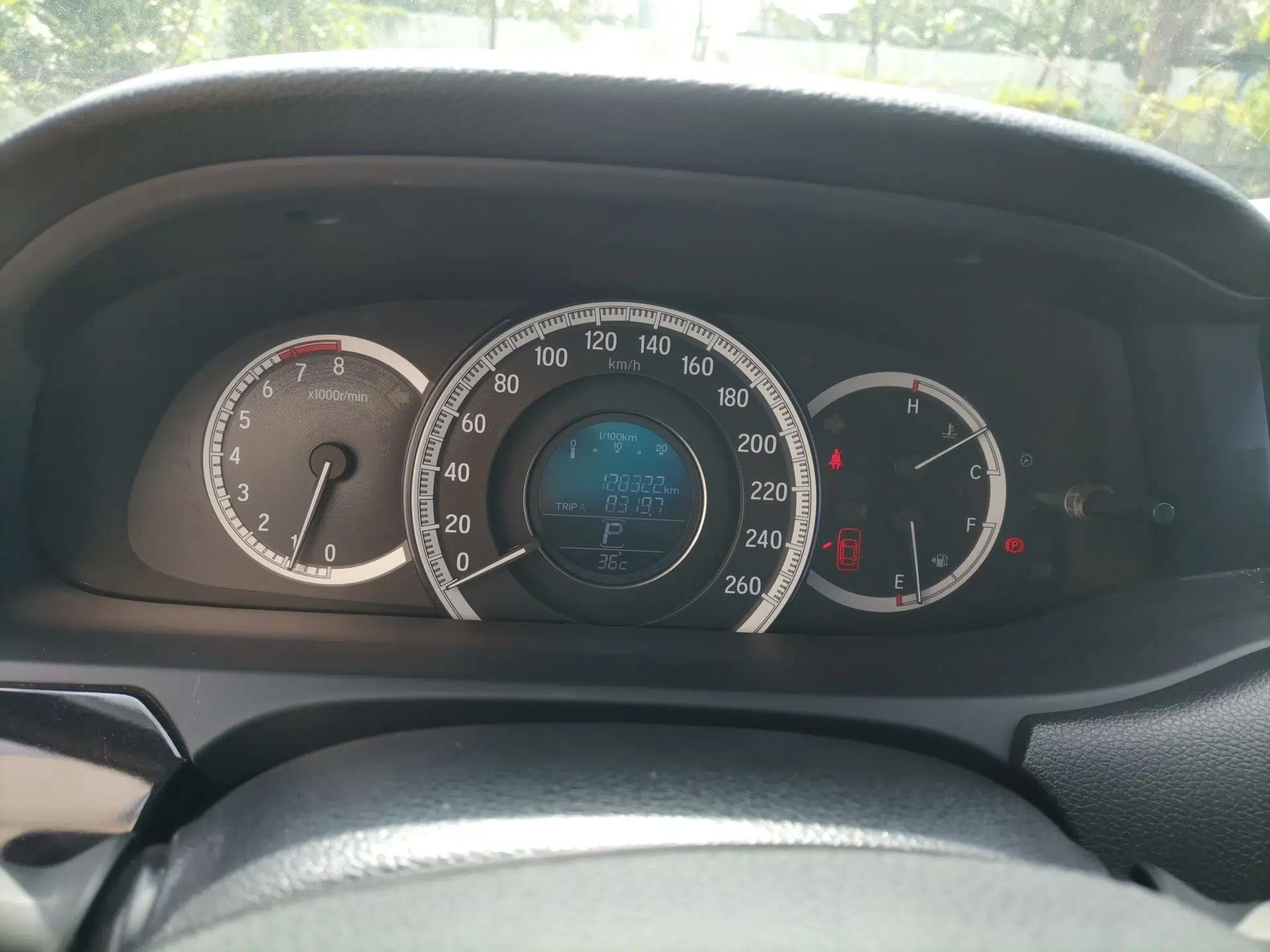 Honda Accord 2016 2.0L Comfort Edition — миниатюра 11