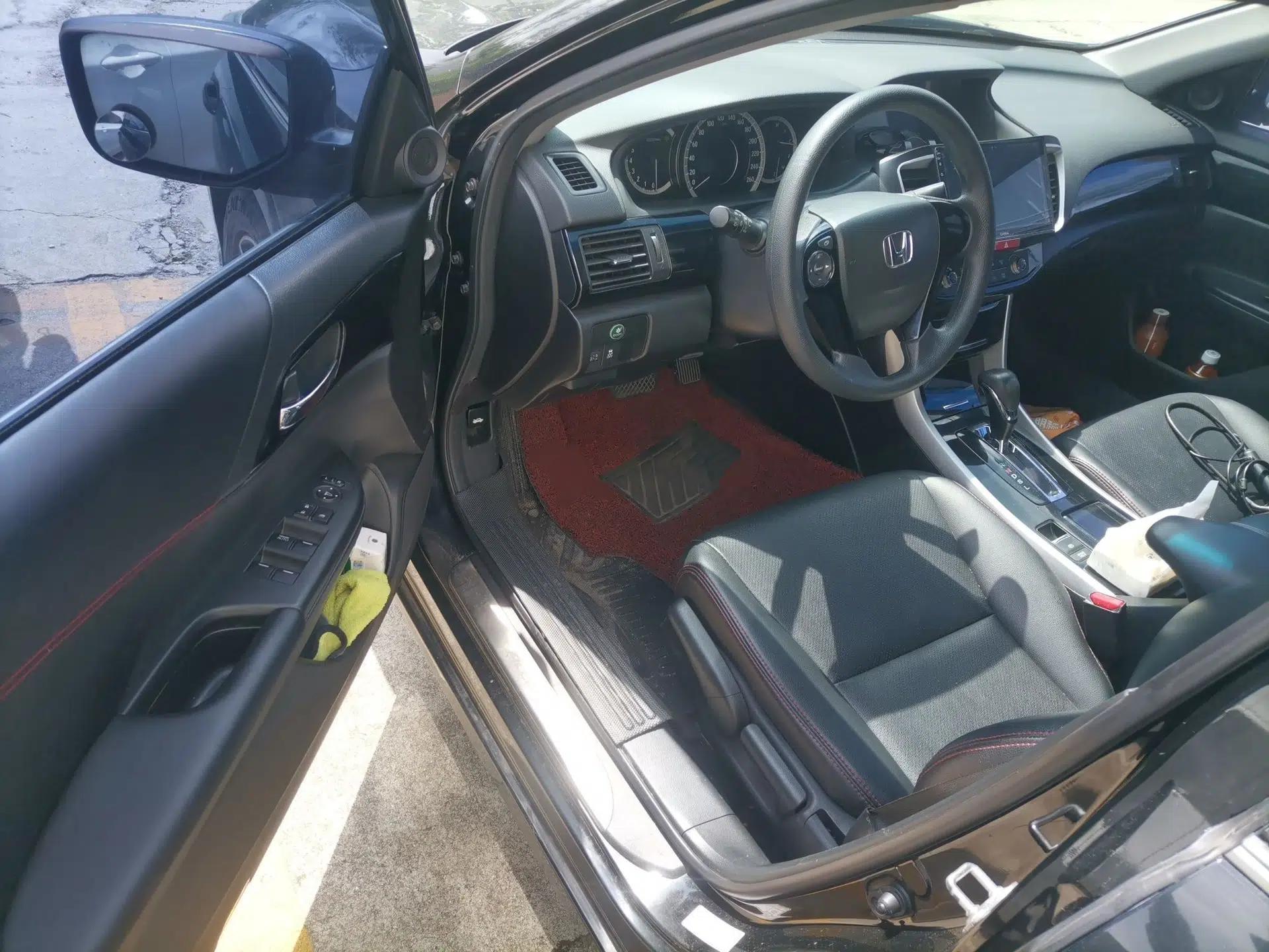 Honda Accord 2016 2.0L Comfort Edition — миниатюра 16