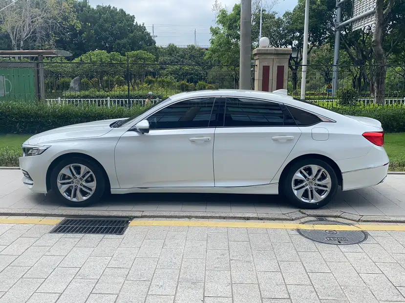 Honda Accord 2018 260TURBO Elite Edition China VI — миниатюра 14