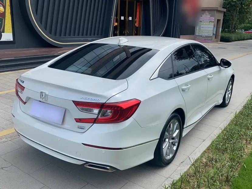 Honda Accord 2018 260TURBO Elite Edition China VI — миниатюра 16
