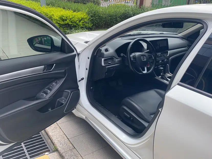 Honda Accord 2018 260TURBO Elite Edition China VI — миниатюра 29