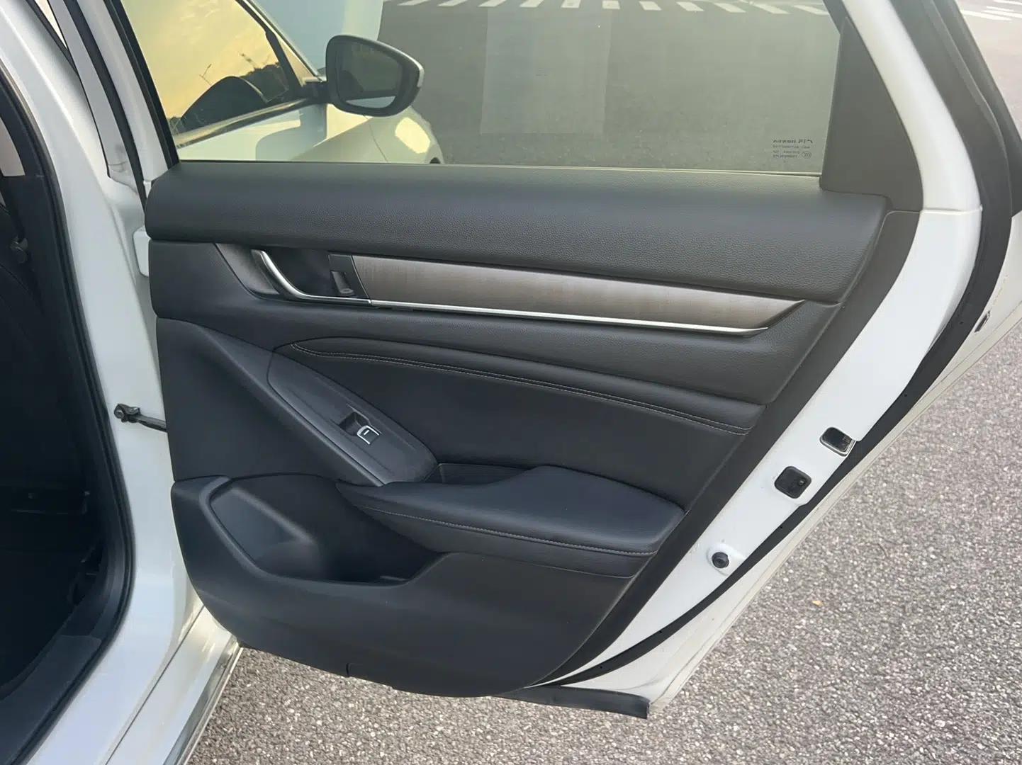 Honda Accord 2018 230TURBO Comfort Edition China VI Emission Standard — миниатюра 29