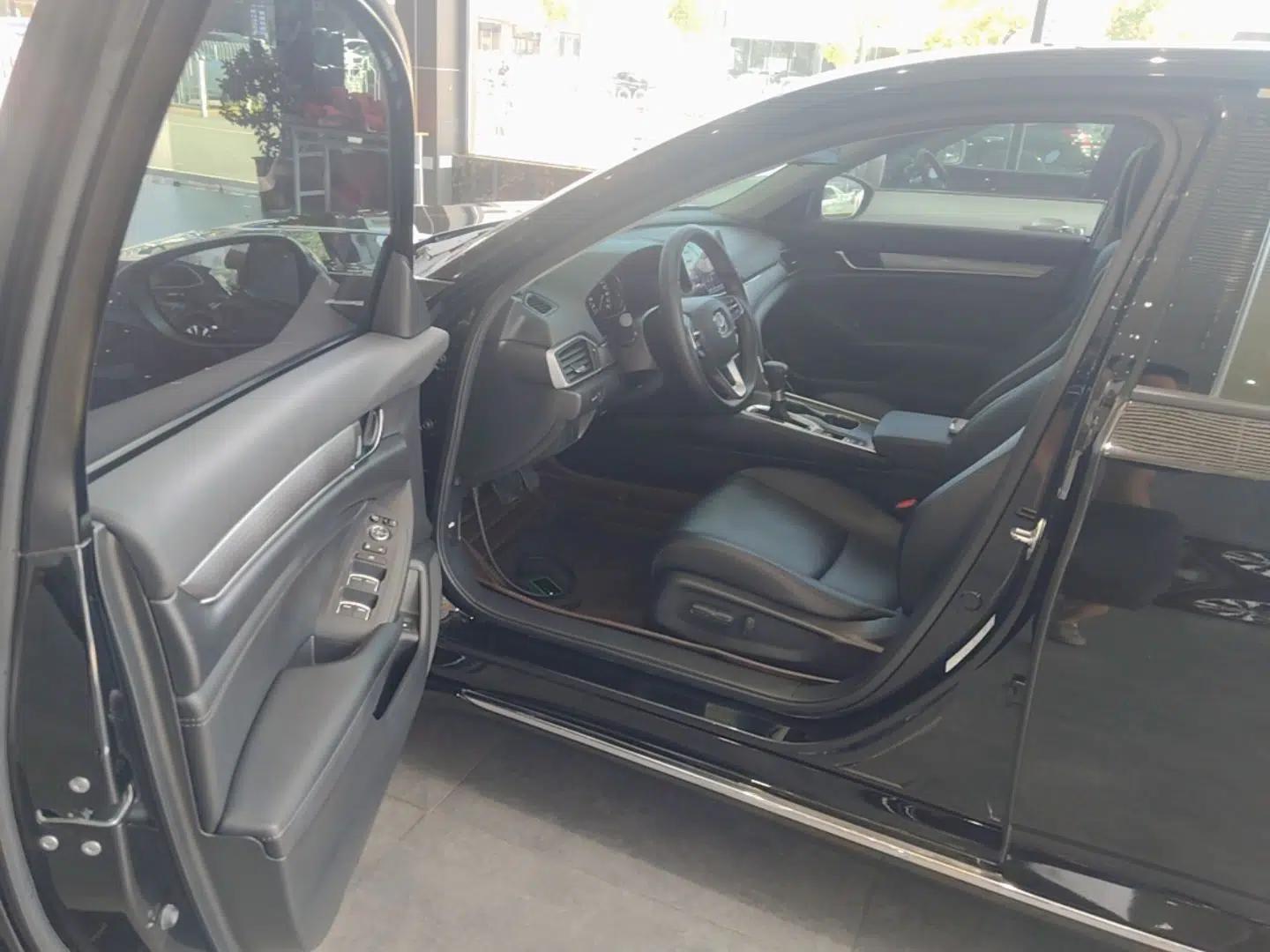 Honda Accord 2018 260TURBO Elite Edition China VI — миниатюра 23