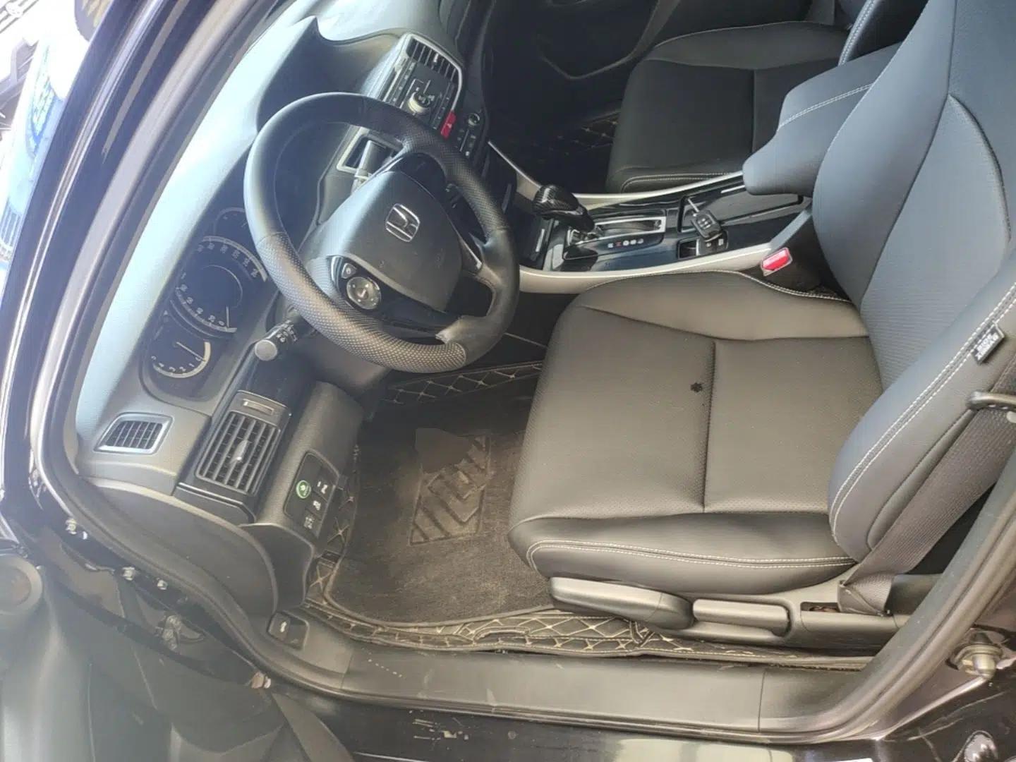 Honda Accord 2016 2.0L Comfort Edition — миниатюра 17