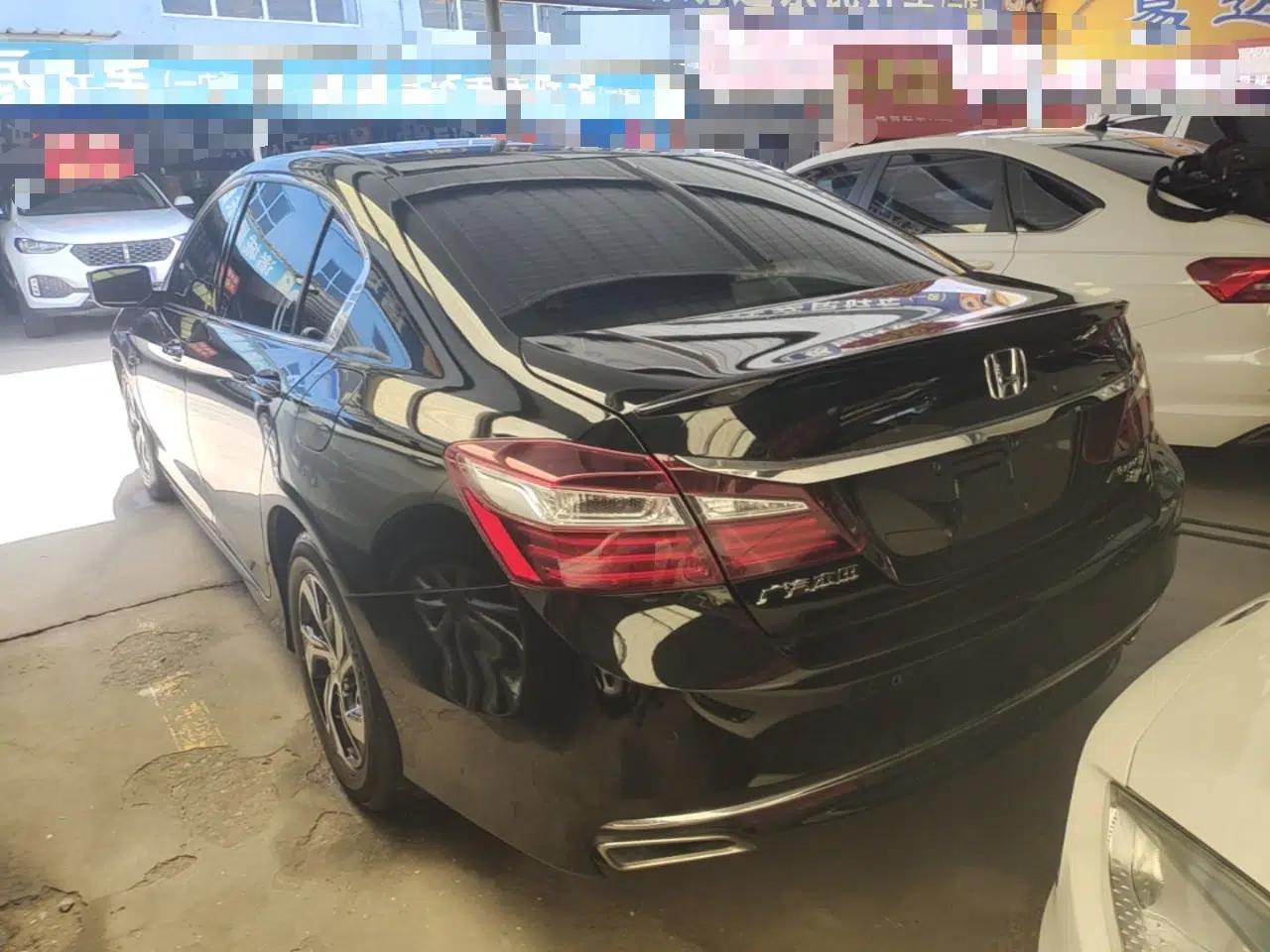 Honda Accord 2016 2.0L Comfort Edition — миниатюра 4