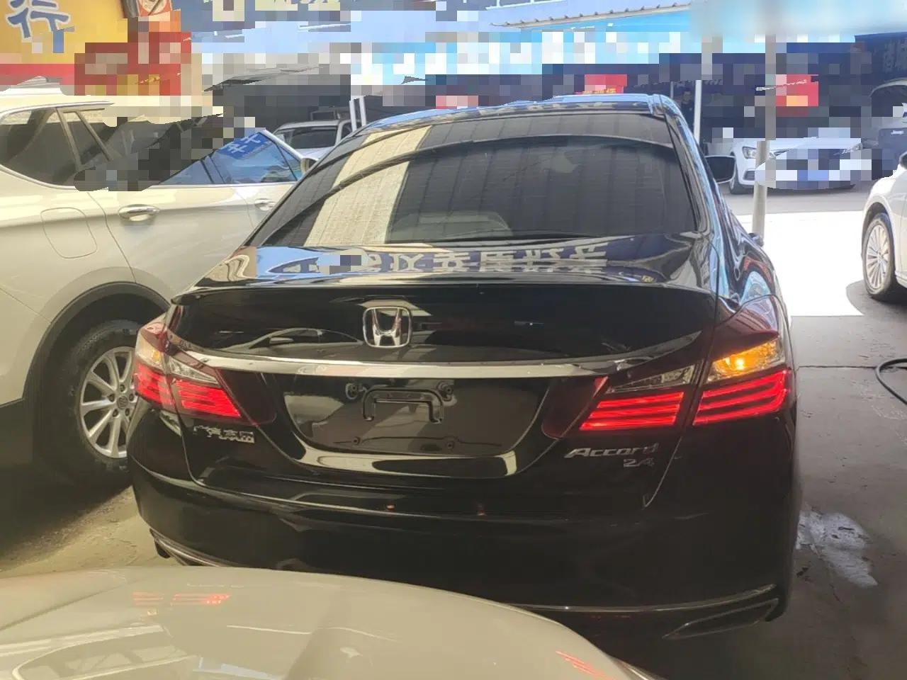 Honda Accord 2016 2.0L Comfort Edition — миниатюра 5