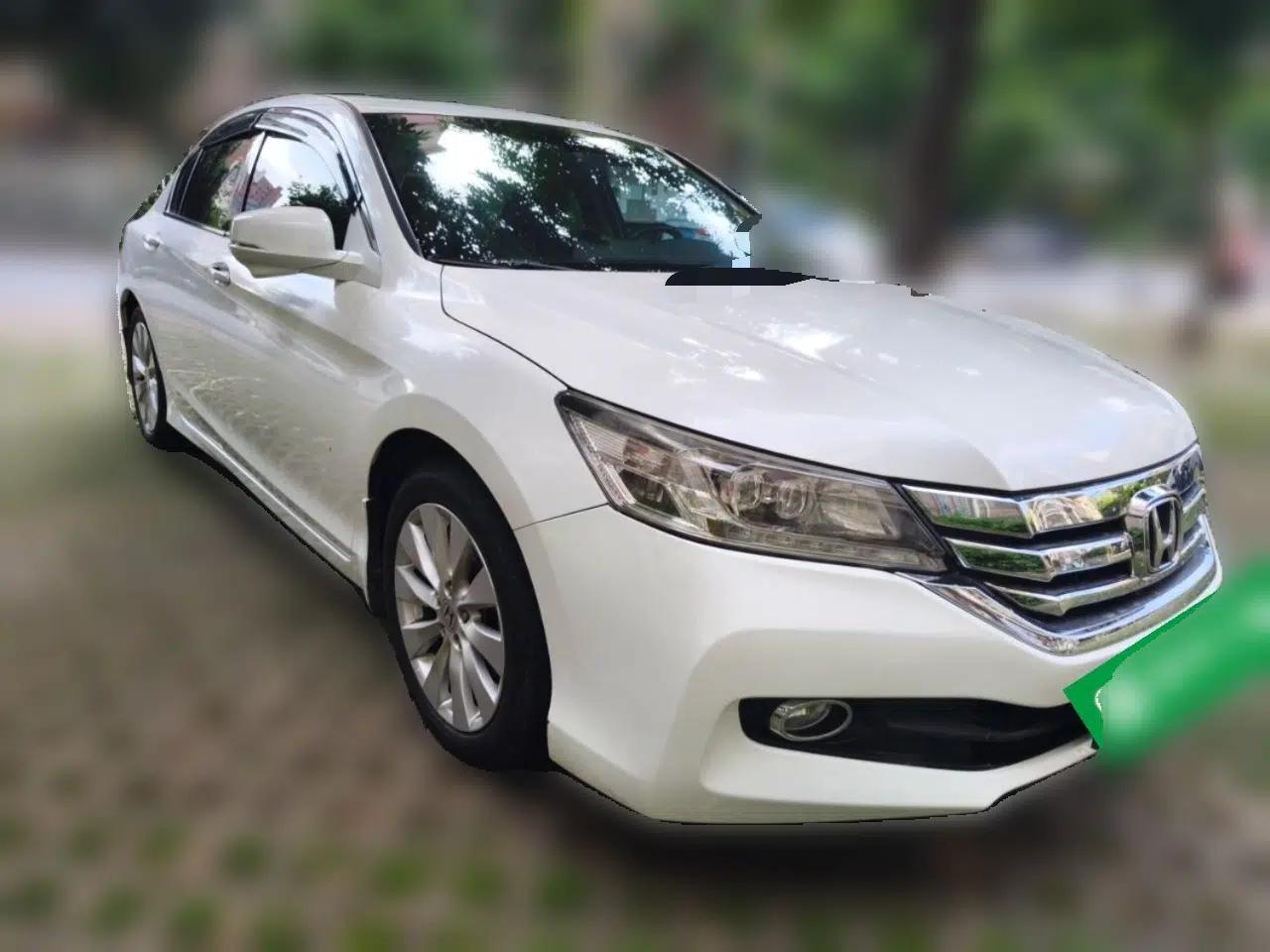 Honda Accord 2014 2.4L EX Luxury Edition — миниатюра 3