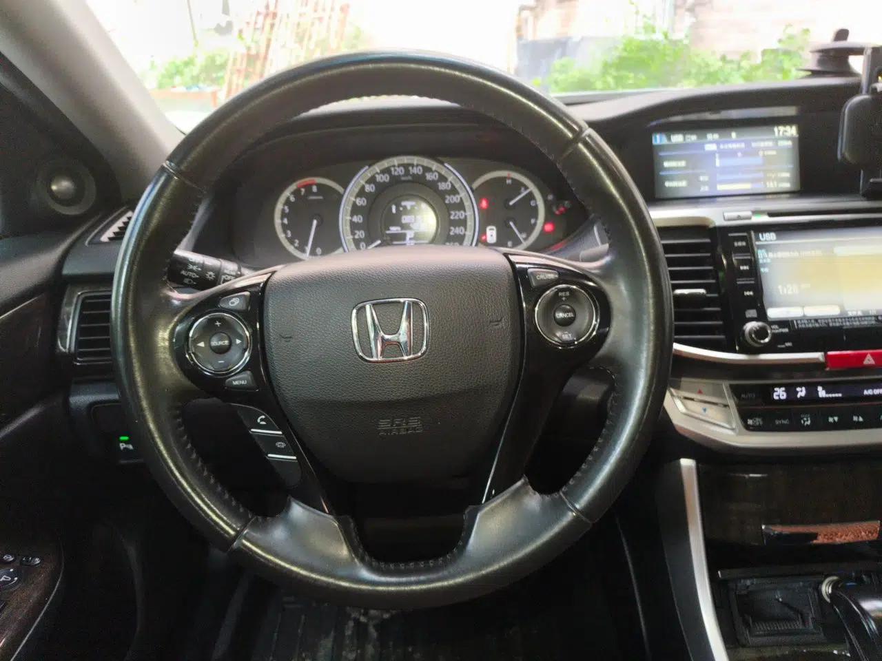 Honda Accord 2014 2.4L EX Luxury Edition — миниатюра 10