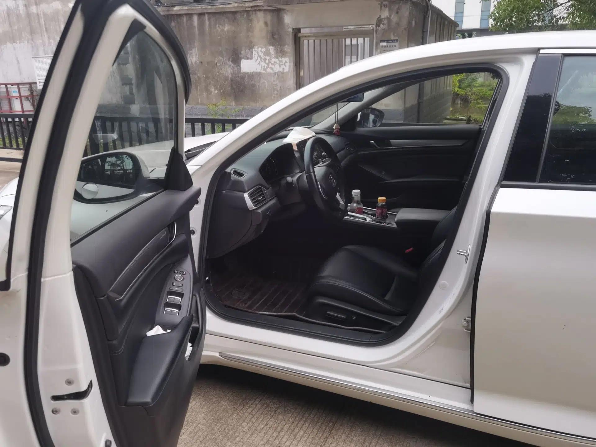 Honda Accord 2018 260TURBO Elite Edition China V — миниатюра 16