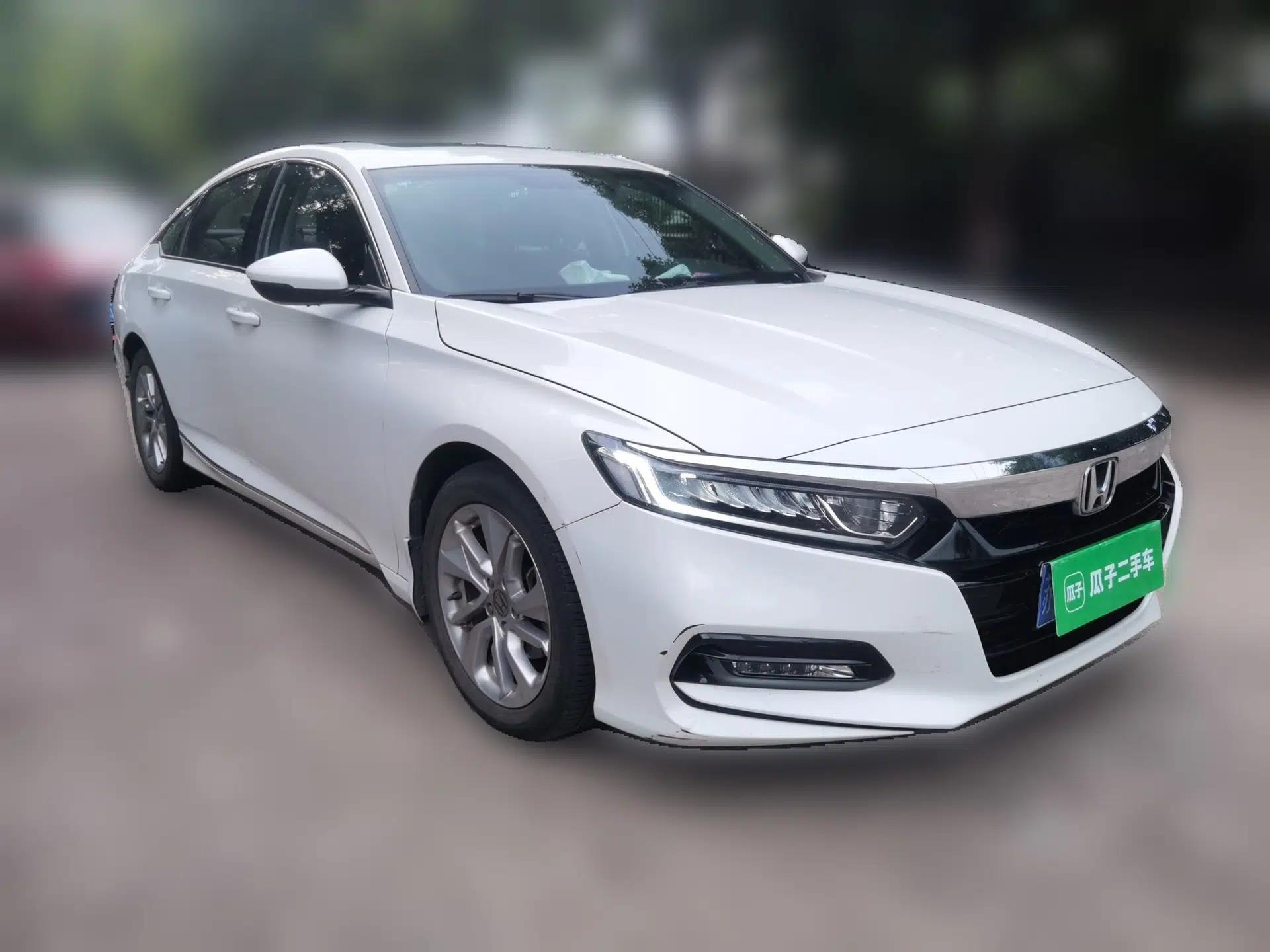Honda Accord 2018 260TURBO Elite Edition China V — миниатюра 3