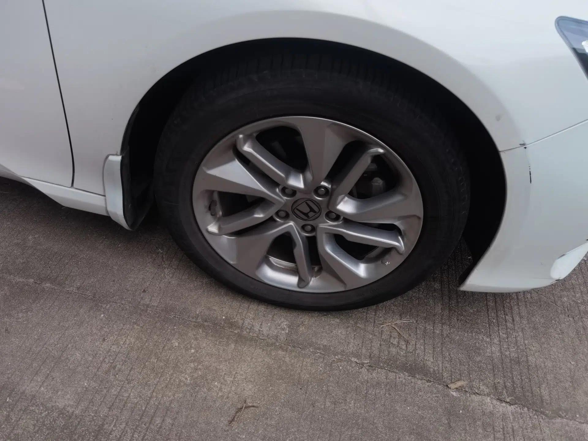 Honda Accord 2018 260TURBO Elite Edition China V — миниатюра 8
