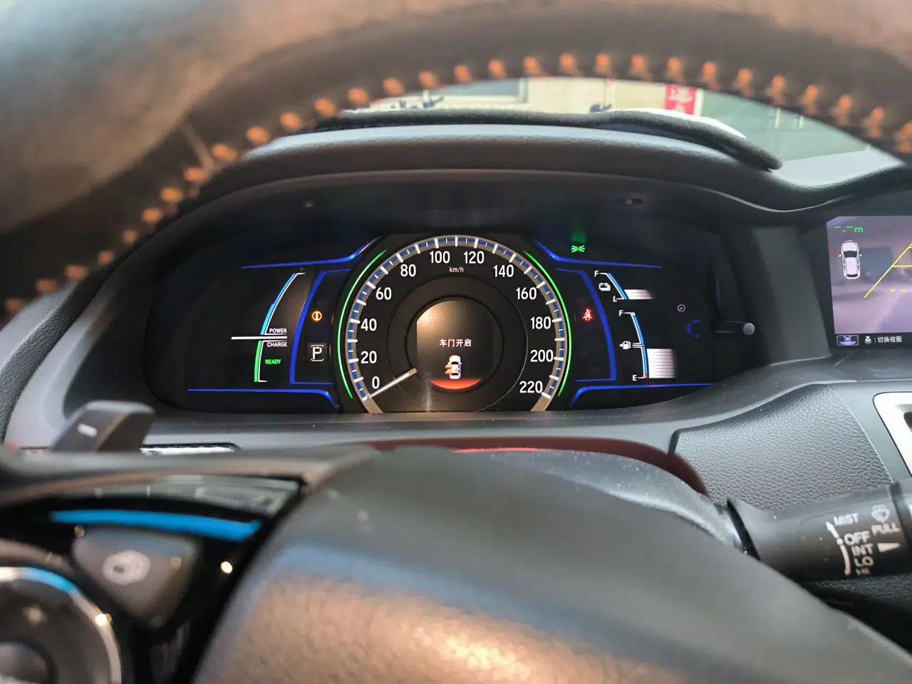 Honda Accord 2016 Hybrid 2.0L Sharp Edition — миниатюра 11