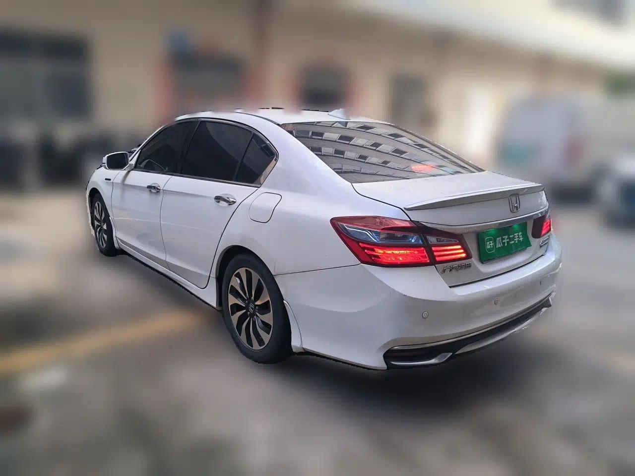 Honda Accord 2016 Hybrid 2.0L Sharp Edition — миниатюра 4