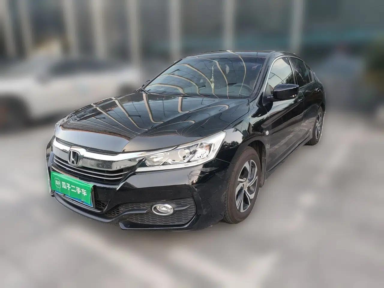 Honda Accord 2016 2.0L Elite Edition — миниатюра 1