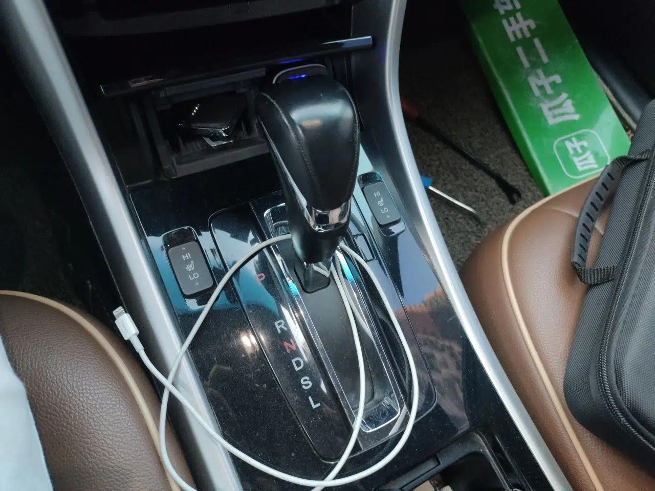 Honda Accord 2016 2.0L Elite Edition — миниатюра 14
