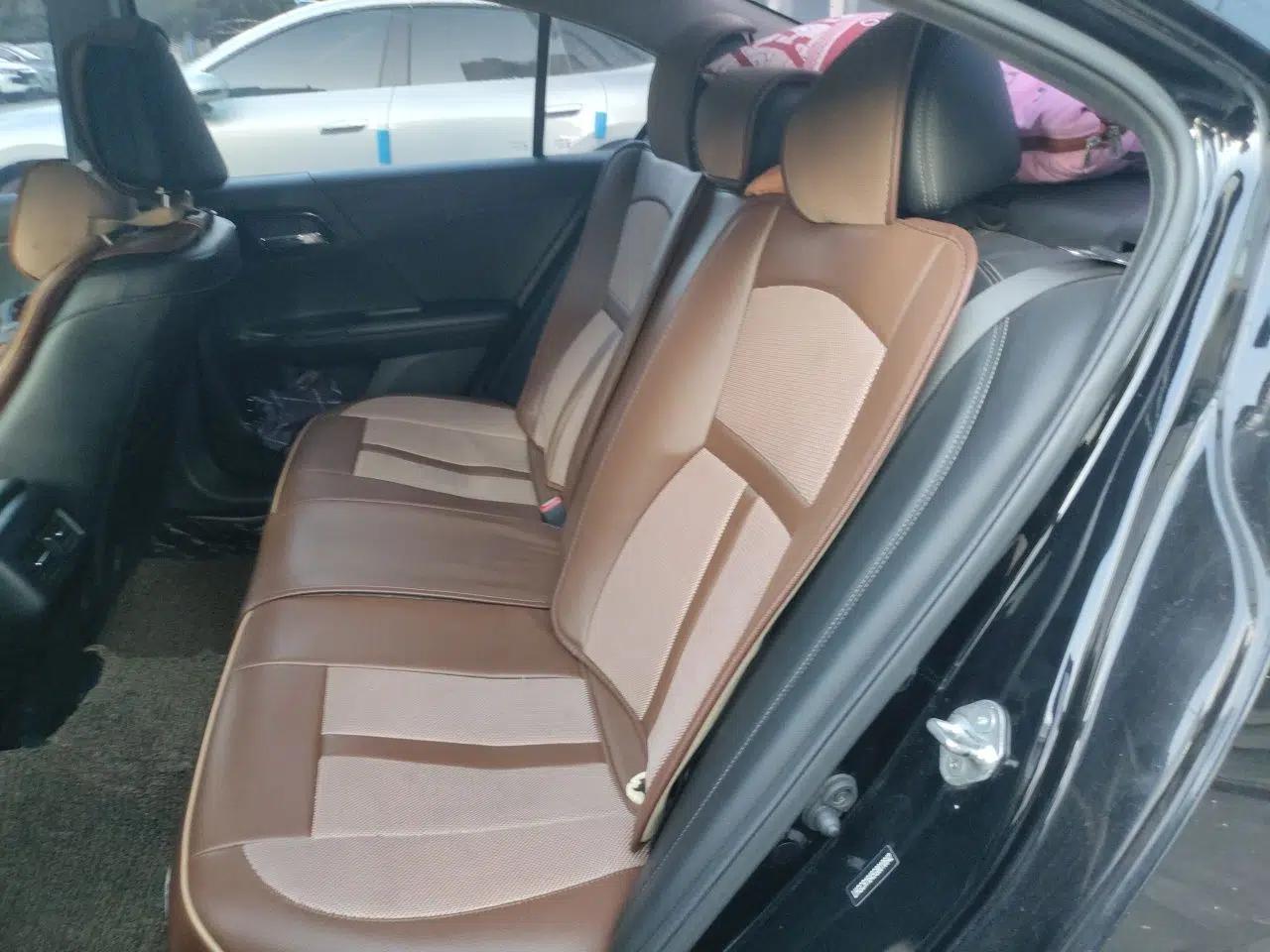 Honda Accord 2016 2.0L Elite Edition — миниатюра 17