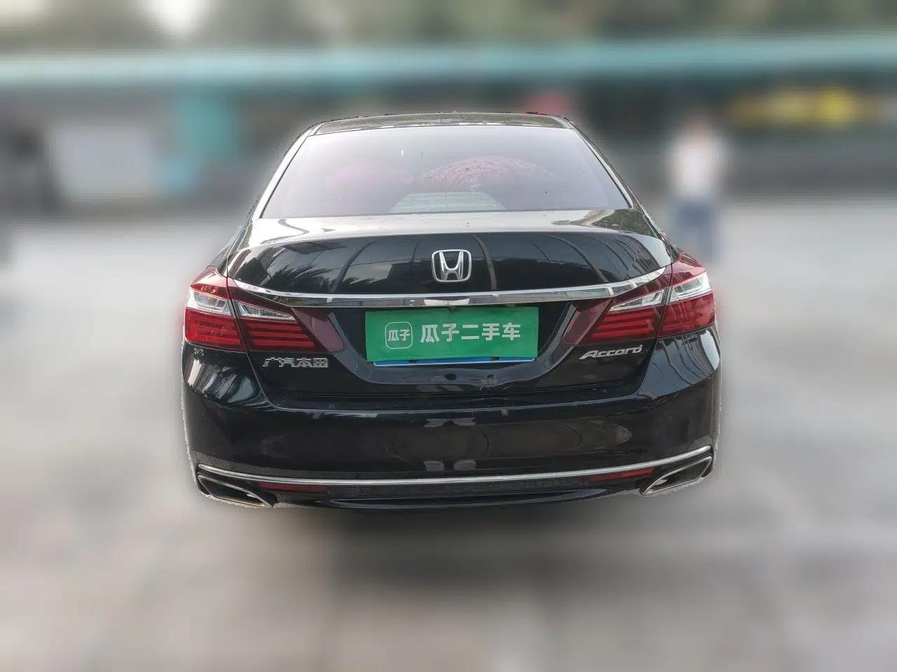 Honda Accord 2016 2.0L Elite Edition — миниатюра 5
