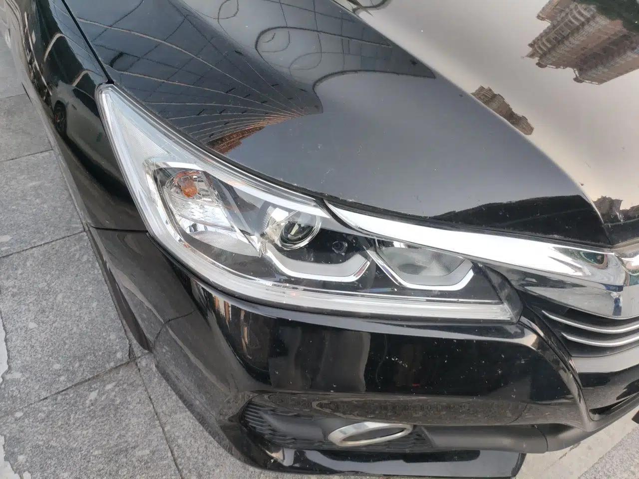 Honda Accord 2016 2.0L Elite Edition — миниатюра 7