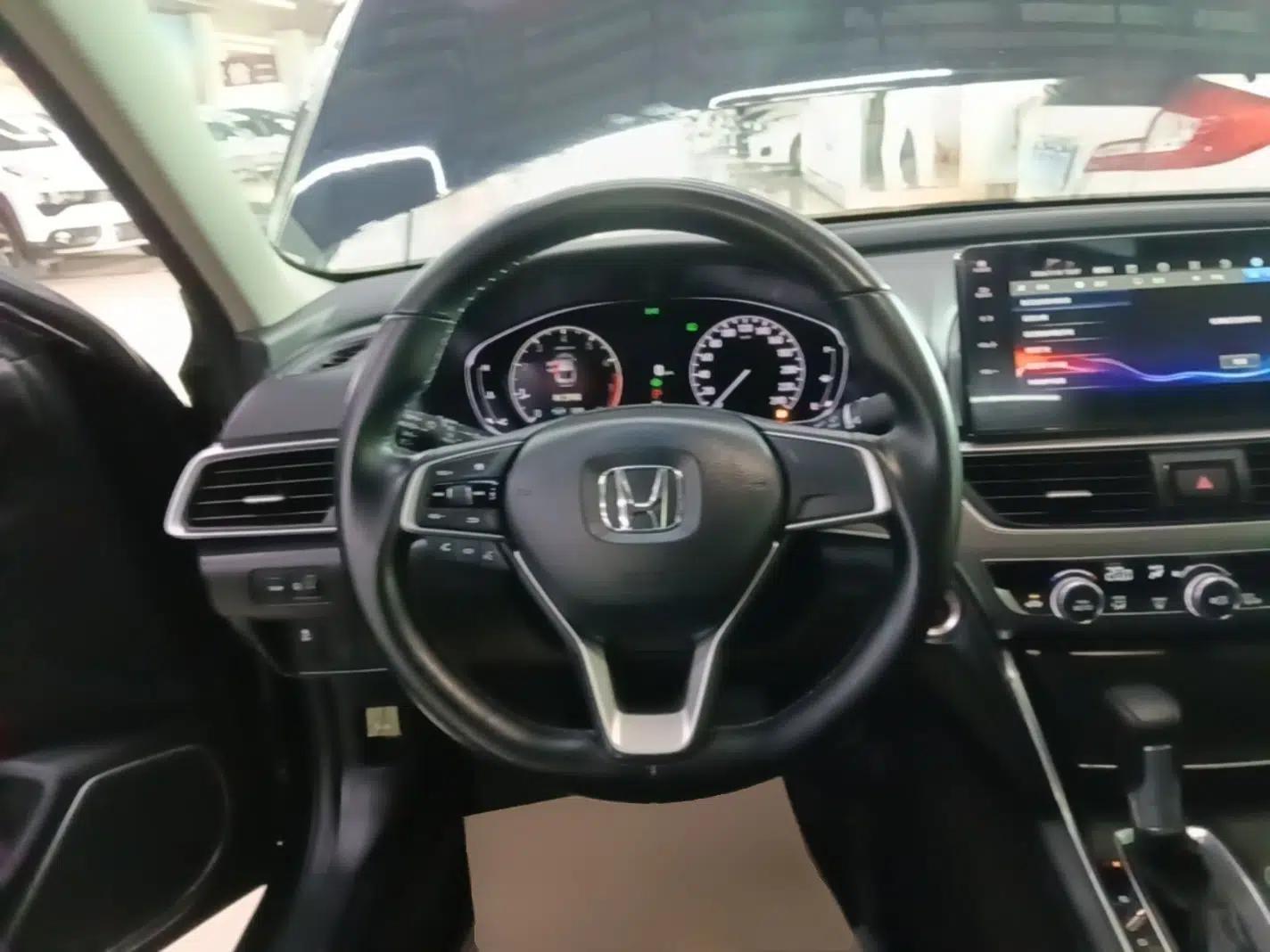 Honda Accord 2022 260TURBO Luxury Edition — миниатюра 13