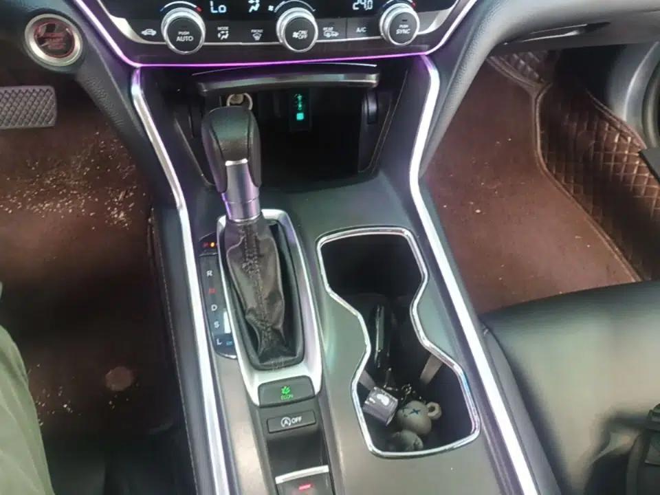 Honda Accord 2022 260TURBO Luxury Edition — миниатюра 16