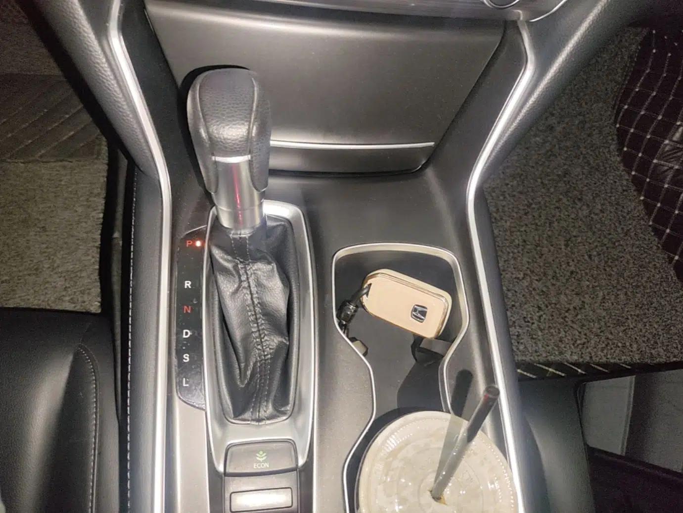 Honda Accord 2018 260TURBO Elite Edition China VI — миниатюра 16