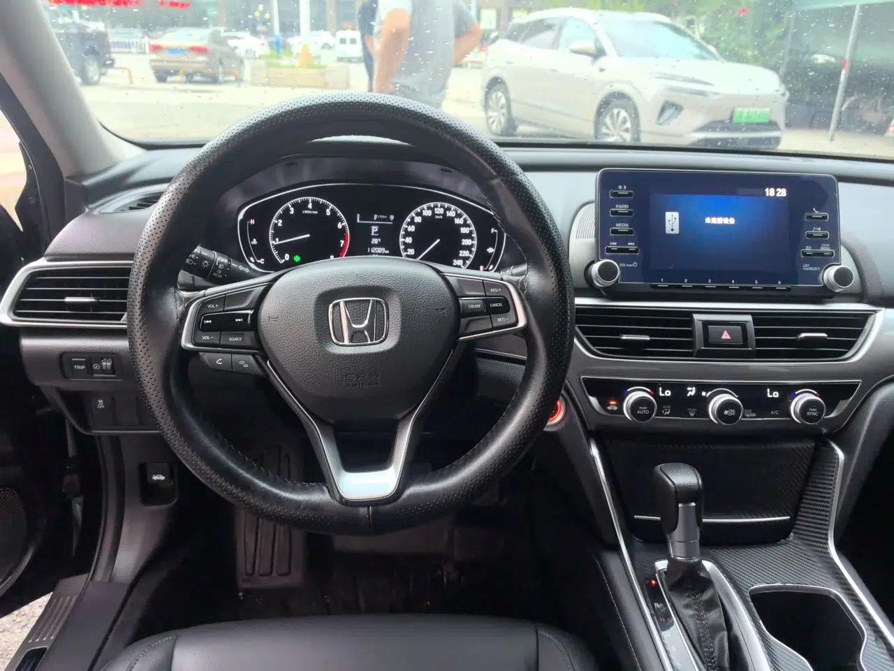 Honda Accord 2018 260TURBO Elite Edition China VI — миниатюра 10