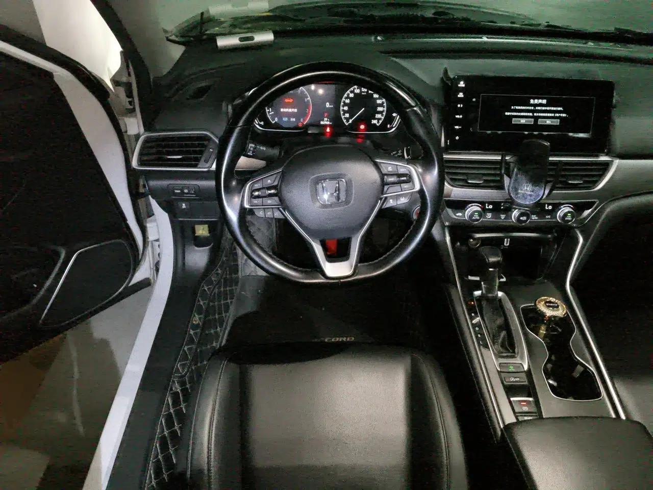 Honda Accord 2022 260TURBO Luxury Edition — миниатюра 10