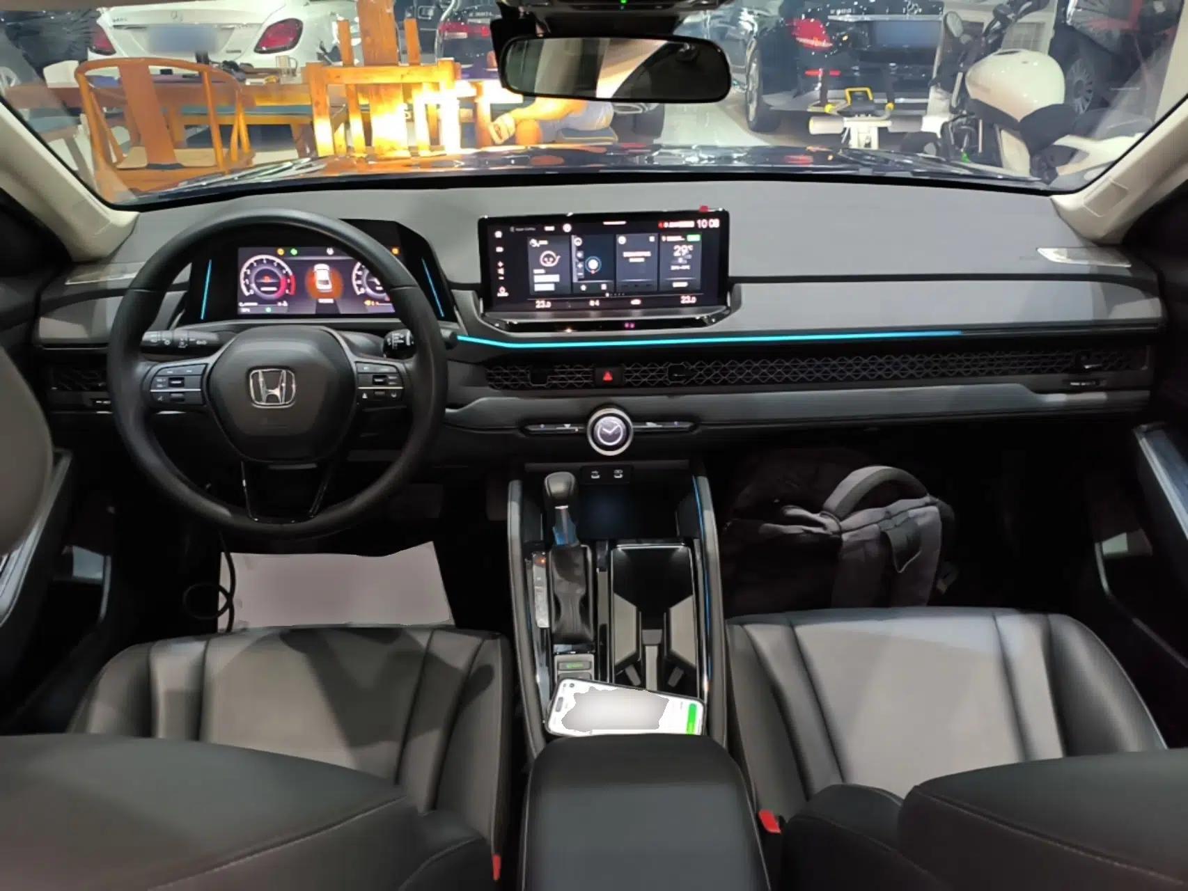 Honda Accord 2025 260TURBO Luxury Edition — миниатюра 12