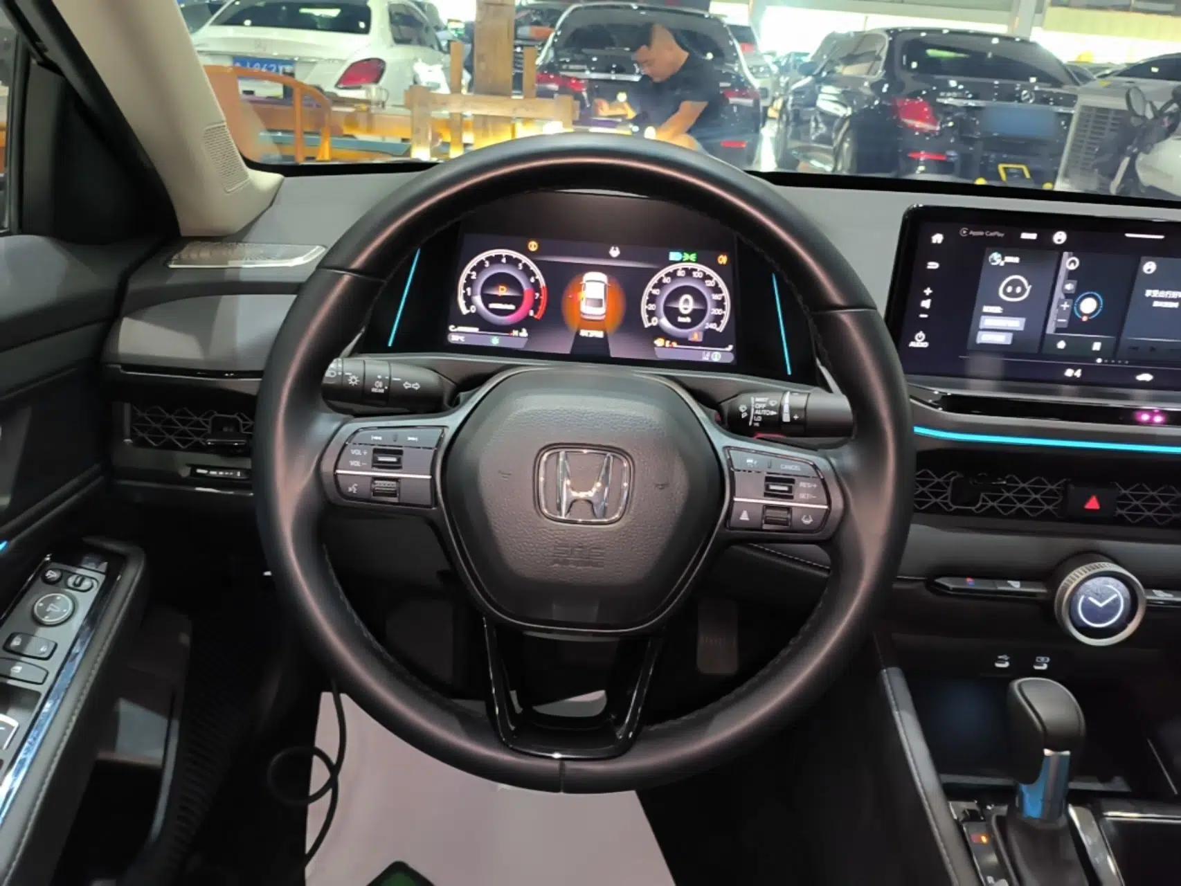 Honda Accord 2025 260TURBO Luxury Edition — миниатюра 13