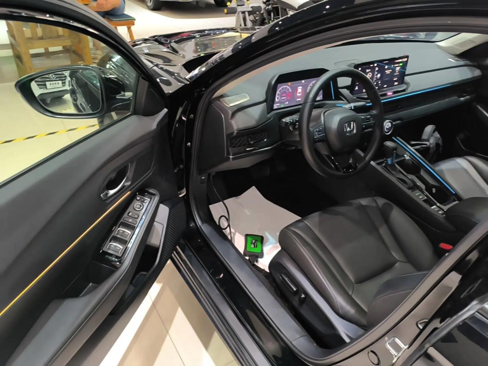 Honda Accord 2025 260TURBO Luxury Edition — миниатюра 18