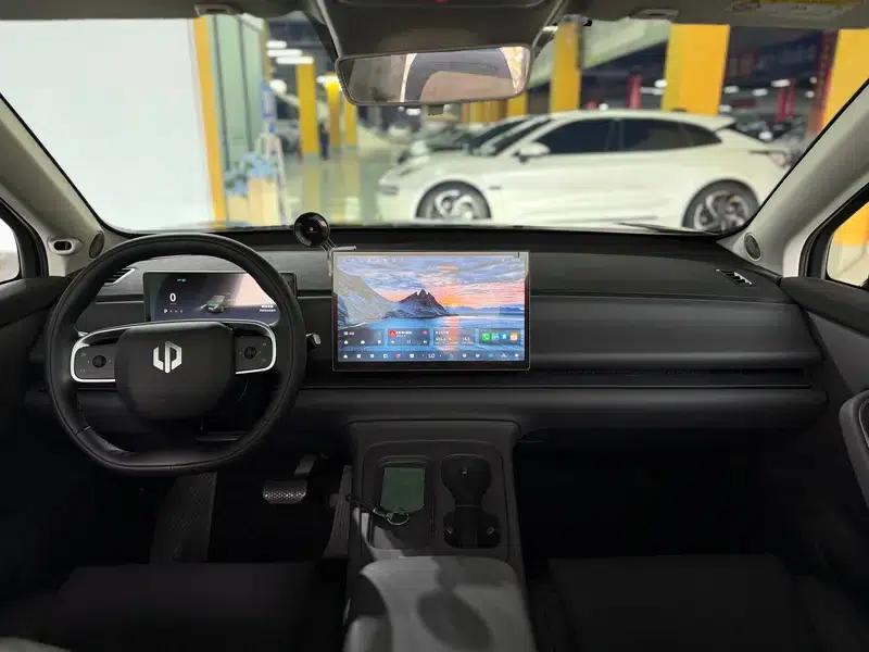 Leapmotor C10 2024 Range Extended Electric 210 Smart Edition — миниатюра 7