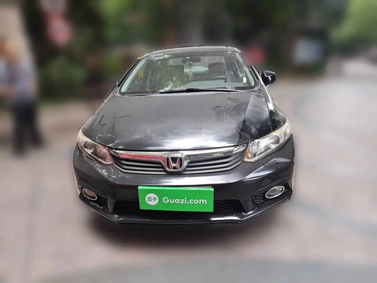 Honda Civic 2012 1.8L automatic comfort version — миниатюра 2