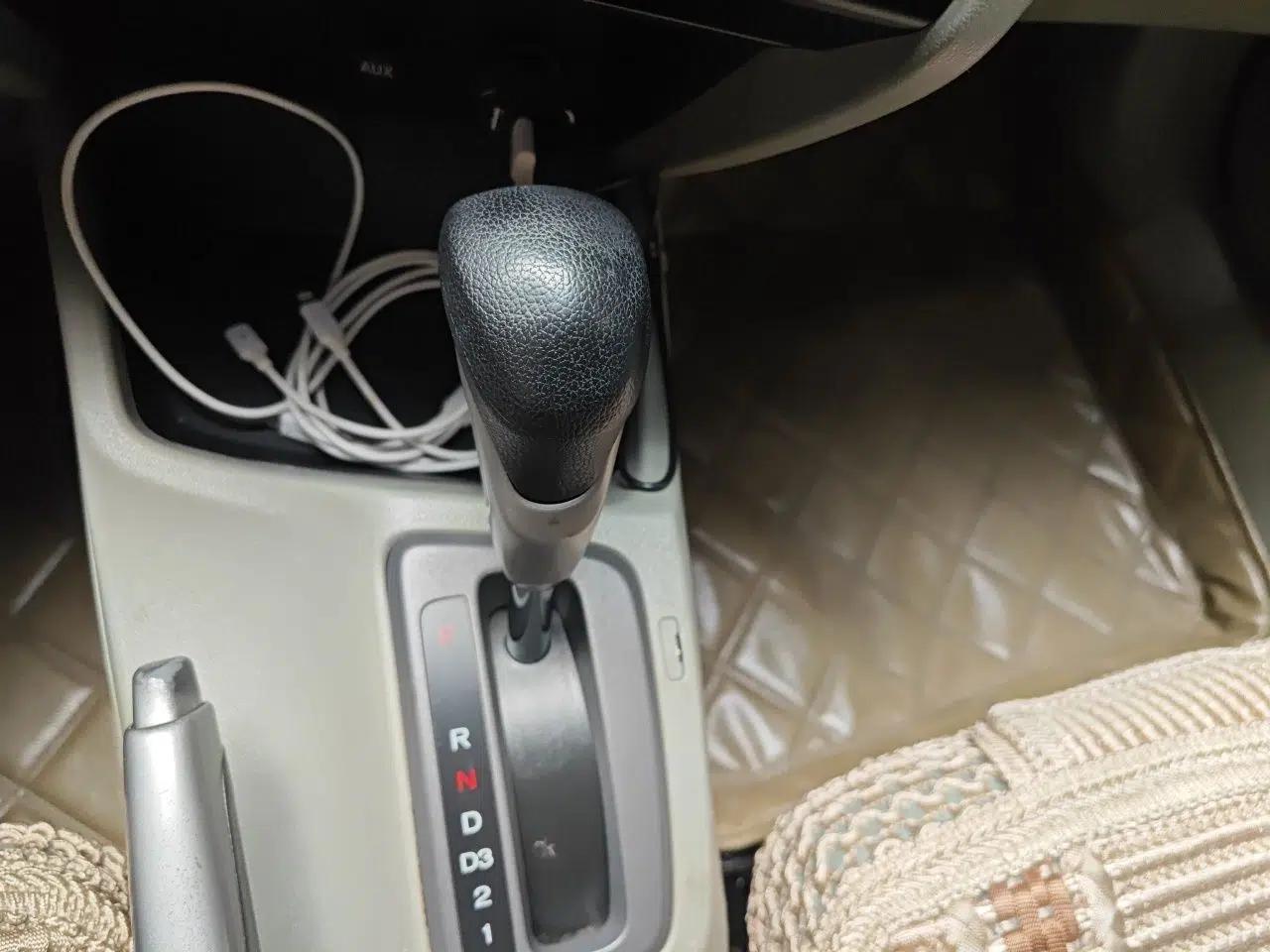Honda Civic 2012 1.8L automatic comfort version — миниатюра 14