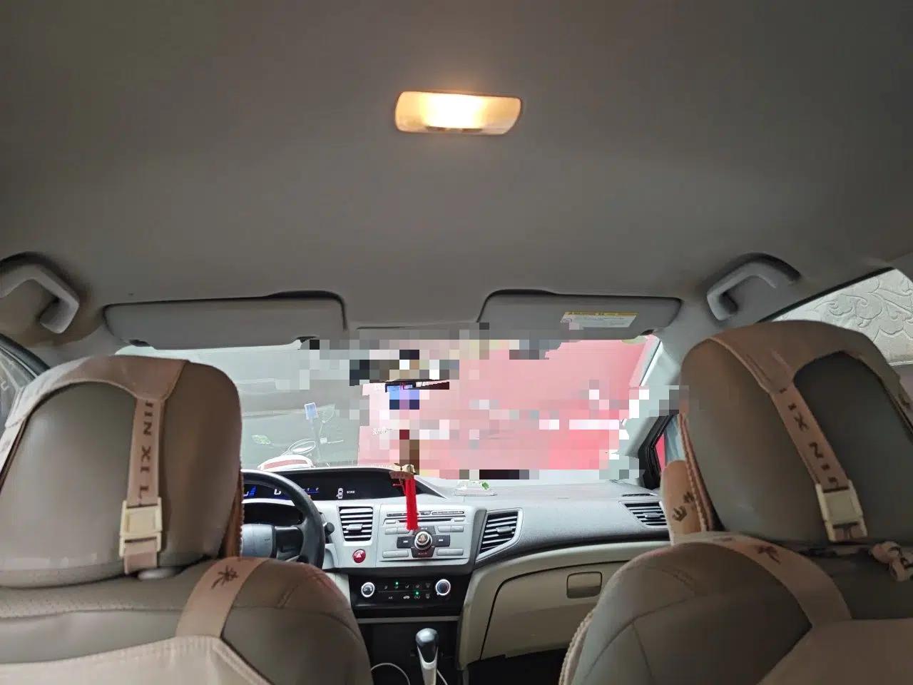 Honda Civic 2012 1.8L automatic comfort version — миниатюра 18