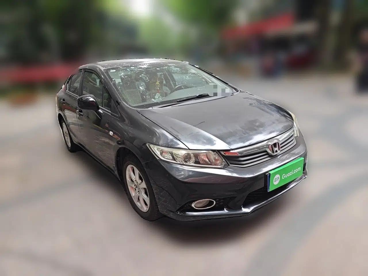 Honda Civic 2012 1.8L automatic comfort version — миниатюра 3