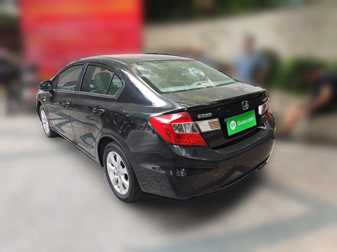 Honda Civic 2012 1.8L automatic comfort version — миниатюра 4