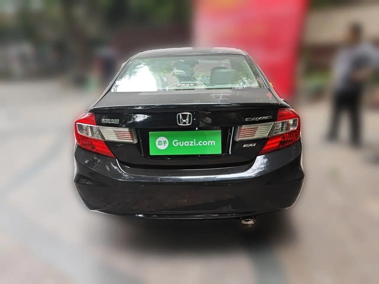 Honda Civic 2012 1.8L automatic comfort version — миниатюра 5