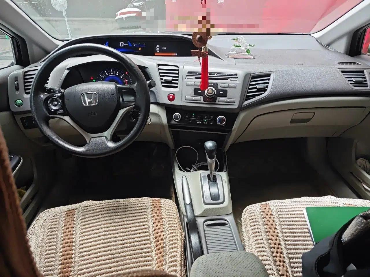Honda Civic 2012 1.8L automatic comfort version — миниатюра 9
