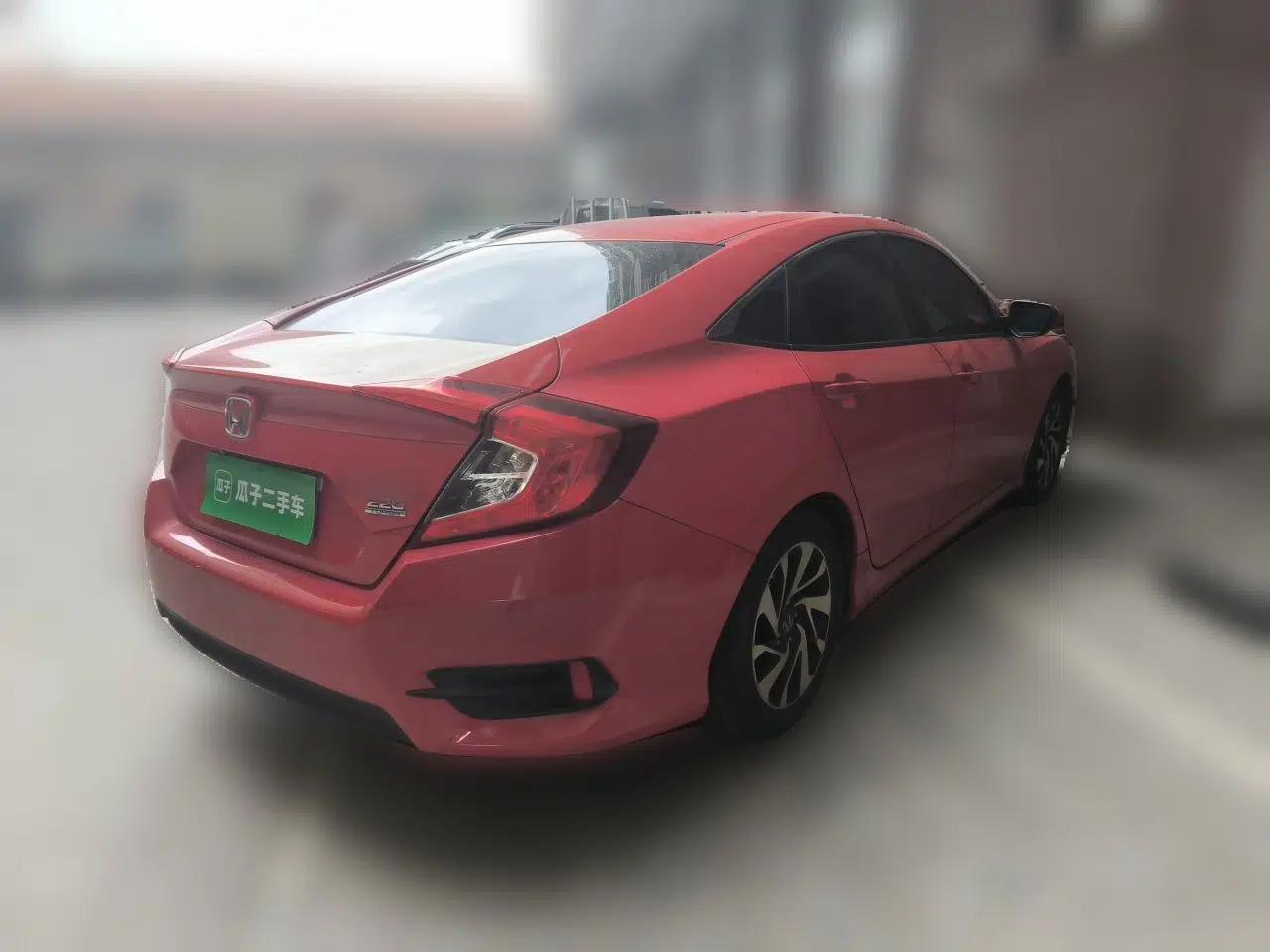 Honda Civic 2016 220TURBO CVT Luxury Edition — миниатюра 6