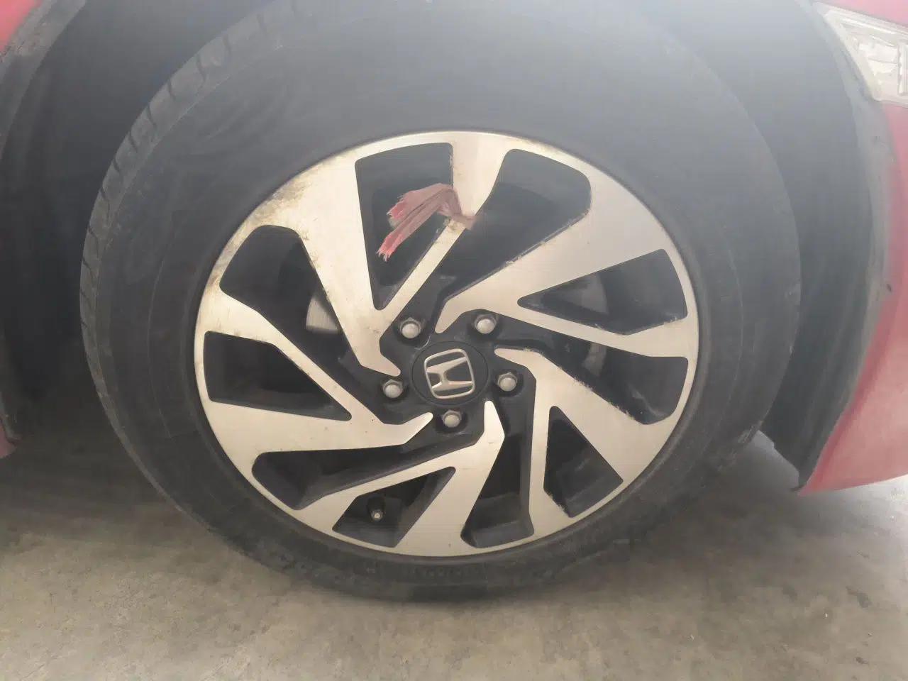 Honda Civic 2016 220TURBO CVT Luxury Edition — миниатюра 8