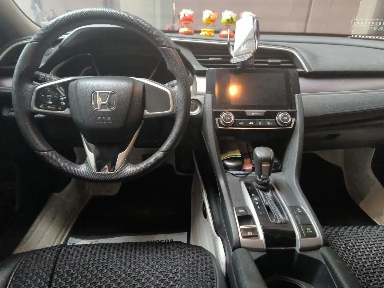 Honda Civic 2016 220TURBO CVT Luxury Edition — миниатюра 9